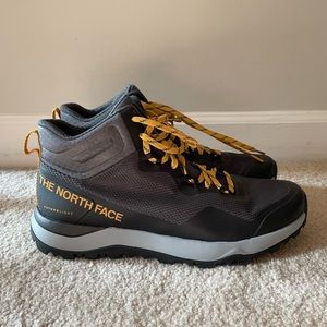The North Face Men's Activist Mid Futurelight Hiking Boot